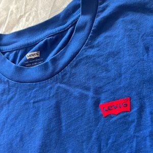 Levi’s Women tshirt